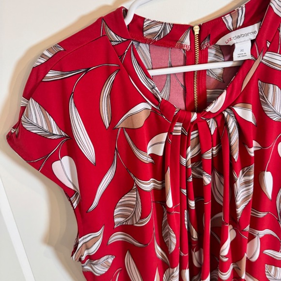 Liz Claiborne Red Floral Leaf Print Blouse Top Womens XL Cap Sleeve Pleated Neck - Picture 4 of 4